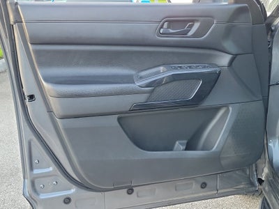 2024 Nissan Pathfinder S