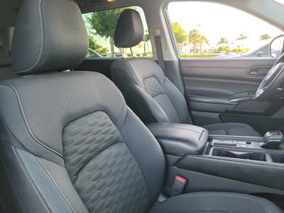 2024 Nissan Pathfinder S