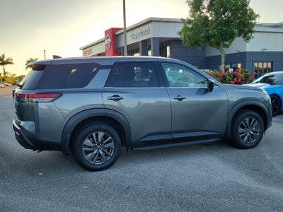 2024 Nissan Pathfinder S