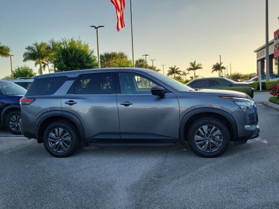 2024 Nissan Pathfinder S
