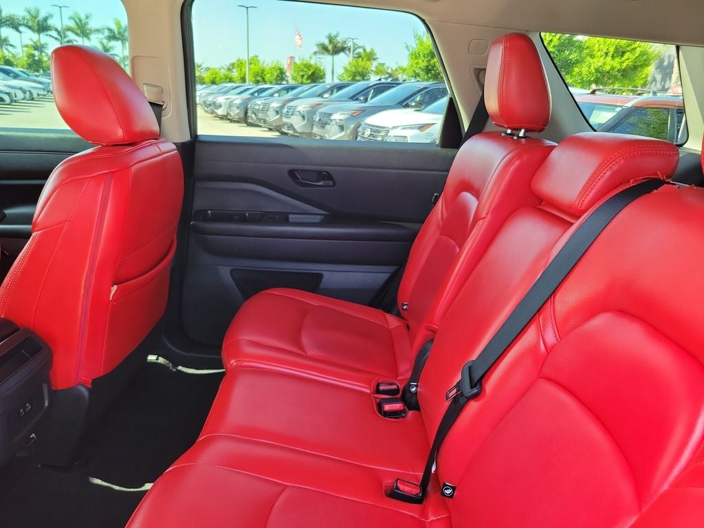 2023 Nissan Pathfinder S