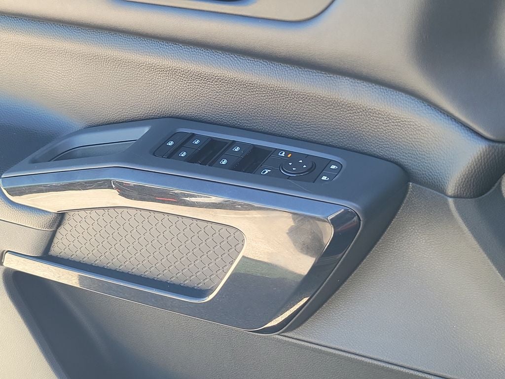 2023 Nissan Pathfinder S