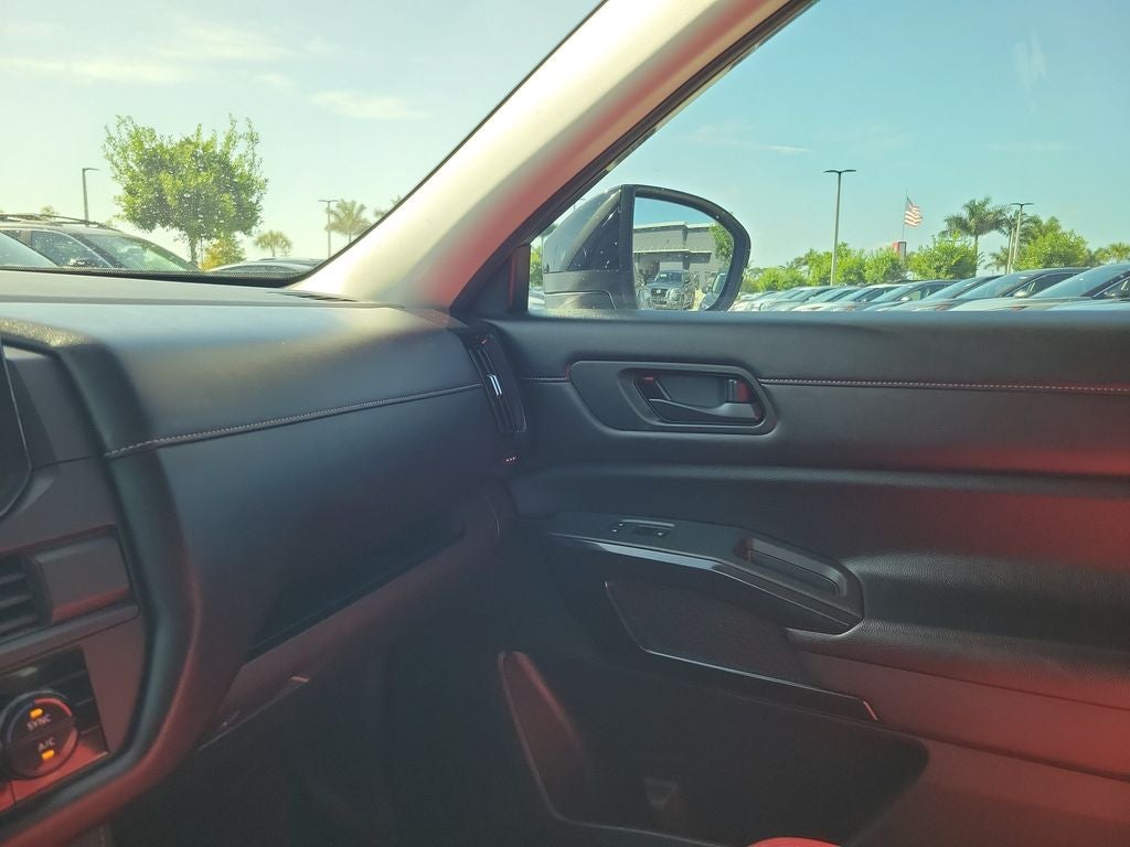 2023 Nissan Pathfinder S