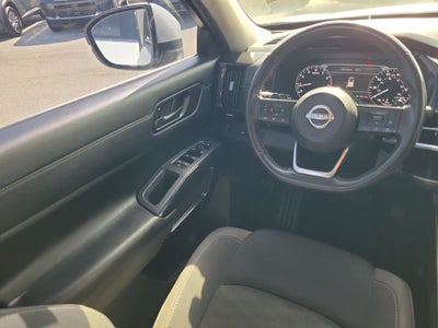 2023 Nissan Pathfinder SV
