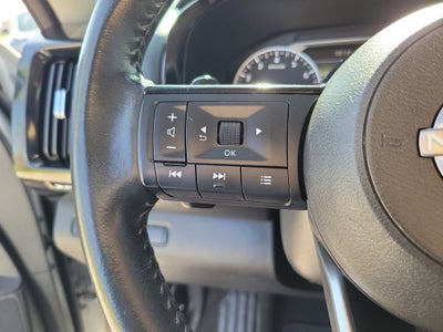 2023 Nissan Pathfinder SV