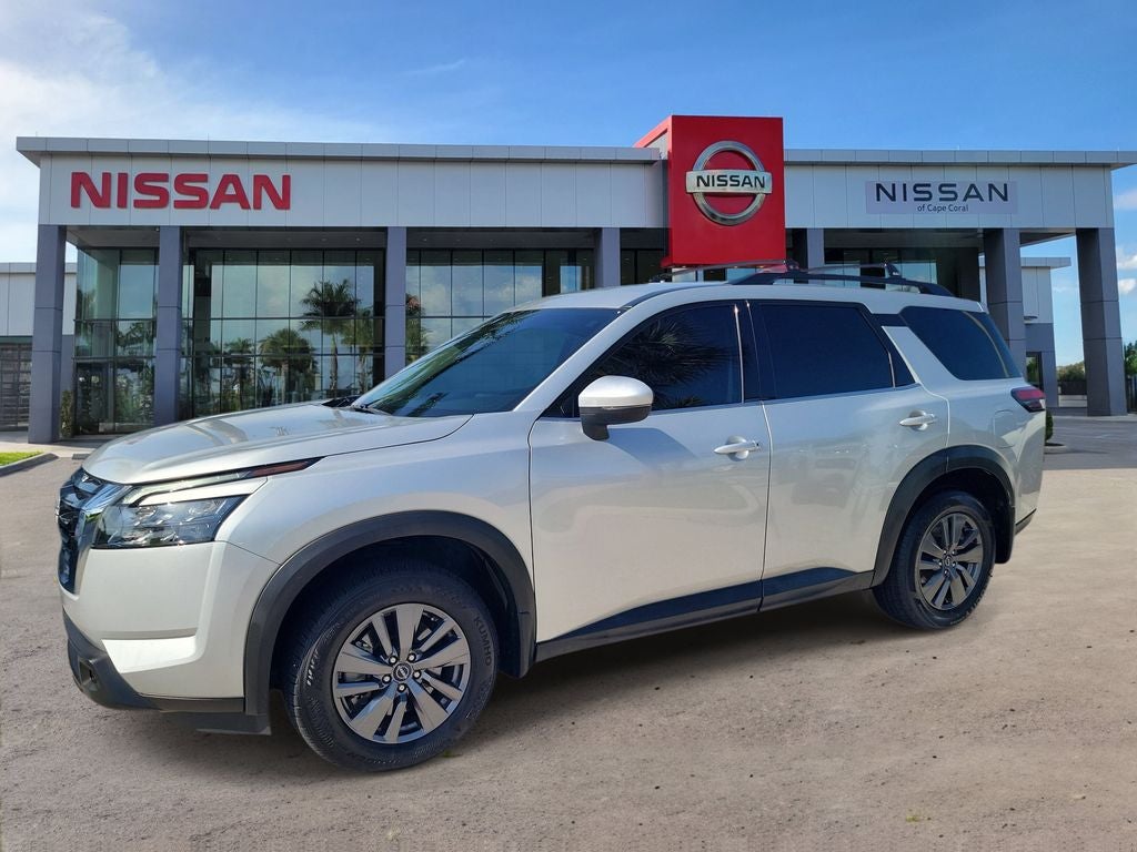 2023 Nissan Pathfinder SV