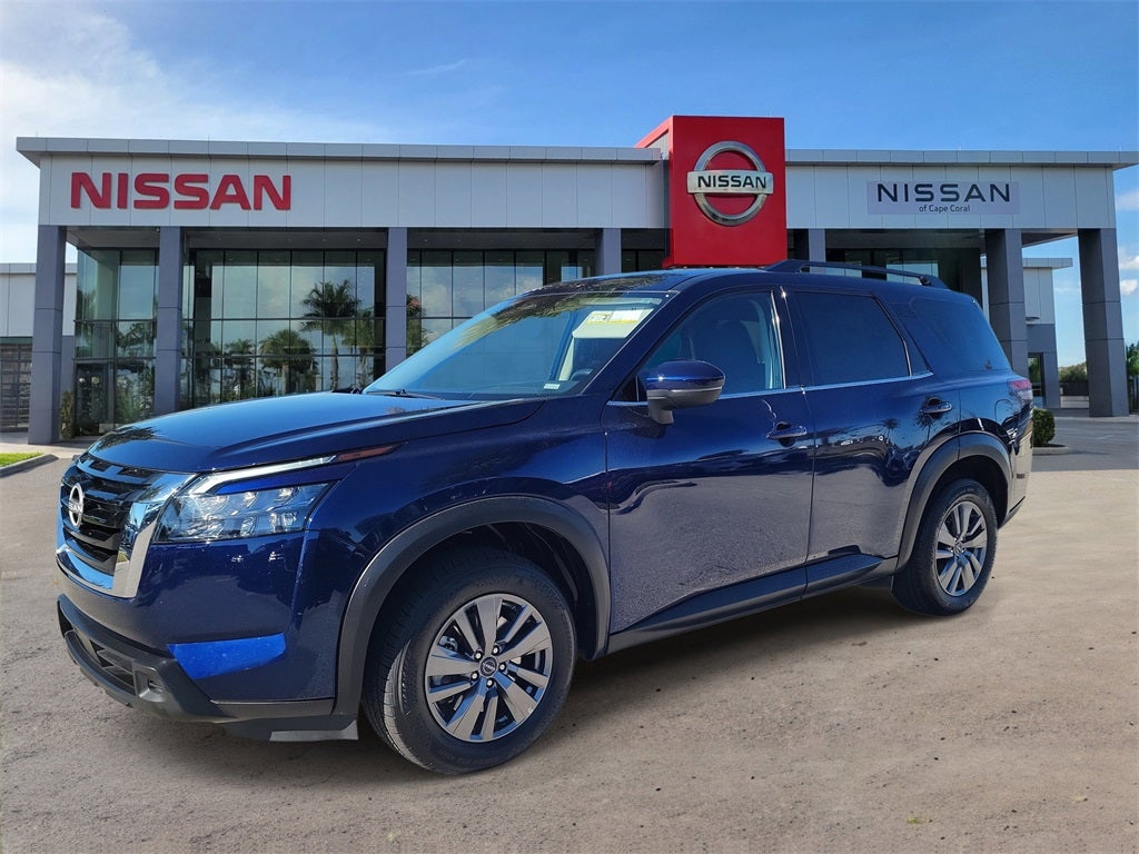 2025 Nissan Pathfinder SV