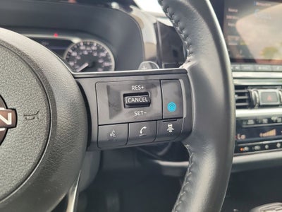 2025 Nissan Pathfinder SV
