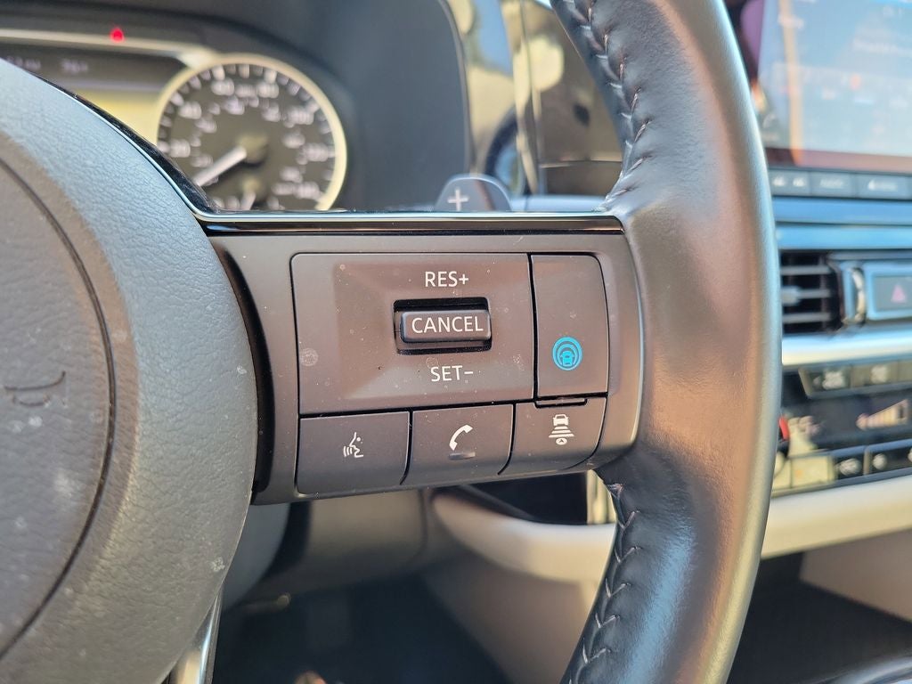 2023 Nissan Pathfinder SV