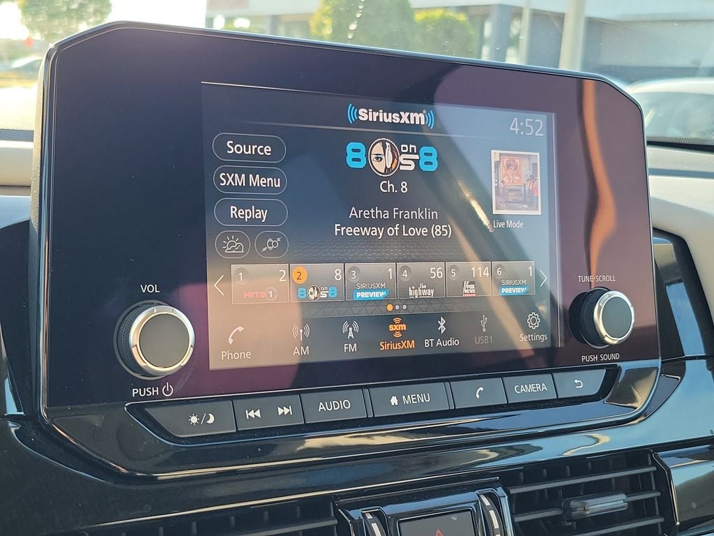 2023 Nissan Pathfinder SV