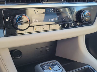 2023 Nissan Pathfinder SV