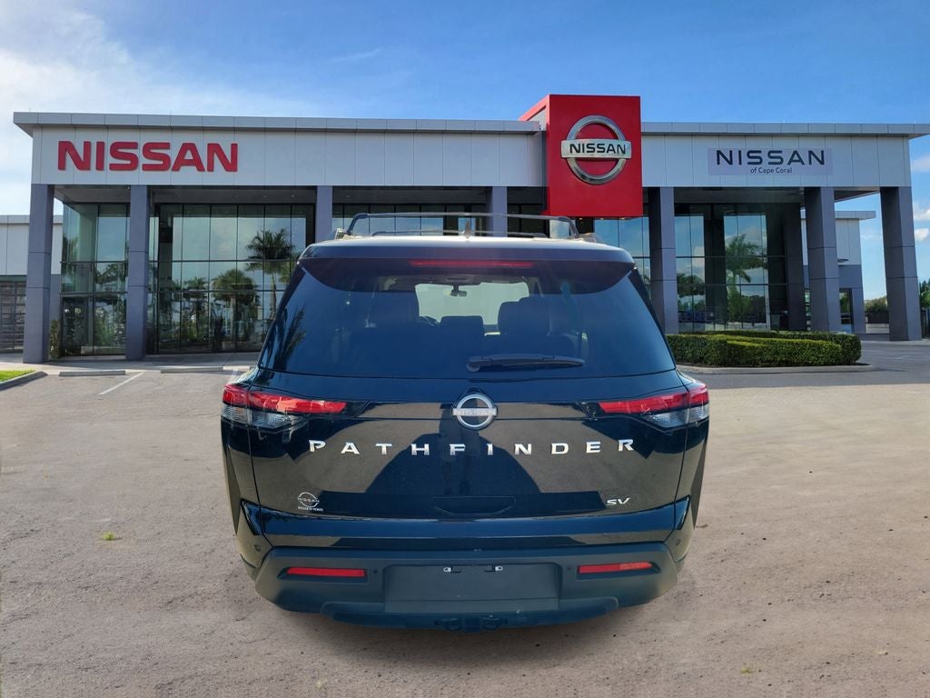 2023 Nissan Pathfinder SV