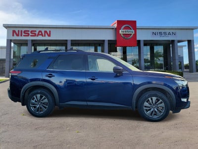2024 Nissan Pathfinder SV