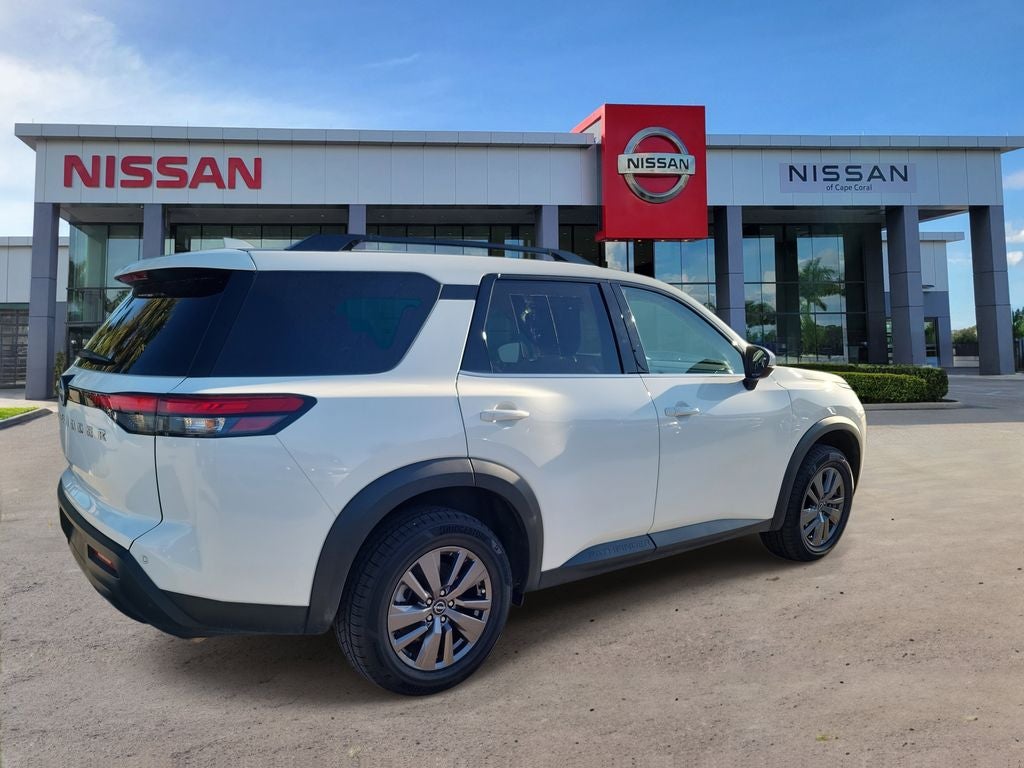 2025 Nissan Pathfinder SV