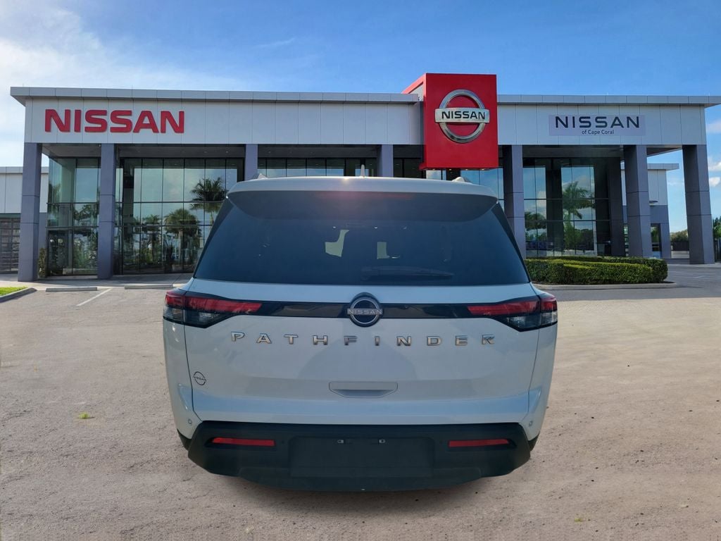2025 Nissan Pathfinder SV