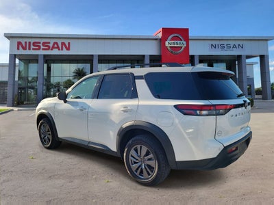 2025 Nissan Pathfinder SV