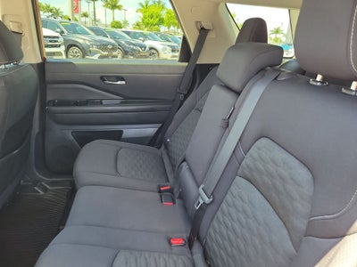 2022 Nissan Pathfinder SV