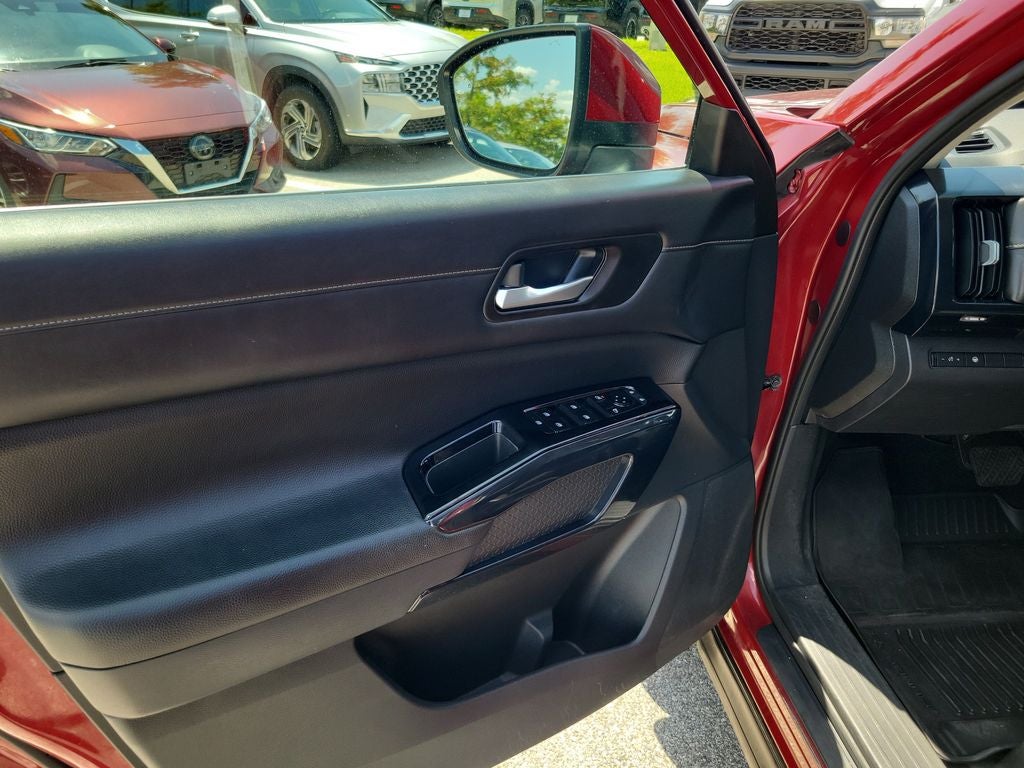 2022 Nissan Pathfinder SV