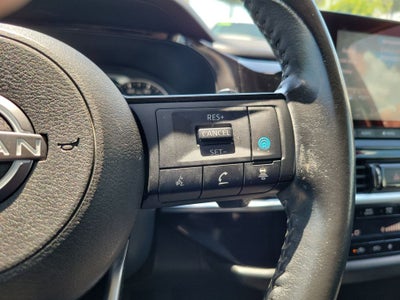 2022 Nissan Pathfinder SV