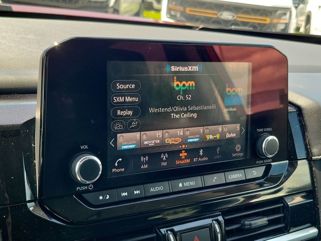 2022 Nissan Pathfinder SV