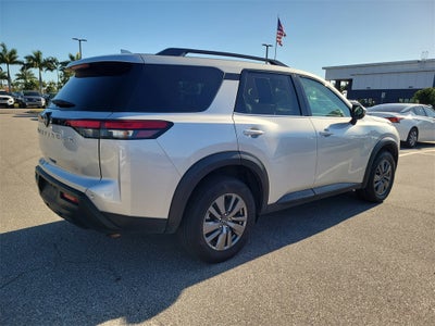 2025 Nissan Pathfinder SV