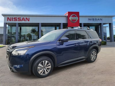 2023 Nissan Pathfinder SL