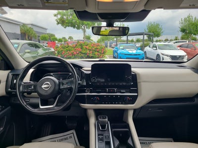 2024 Nissan Pathfinder SL