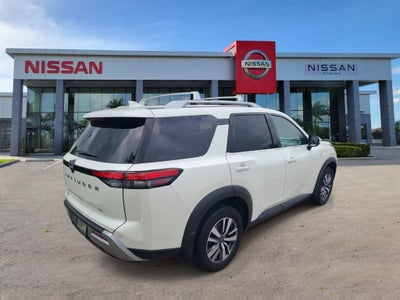 2024 Nissan Pathfinder SL