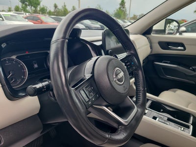 2024 Nissan Pathfinder SL