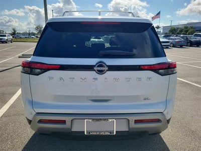 2025 Nissan Pathfinder SL