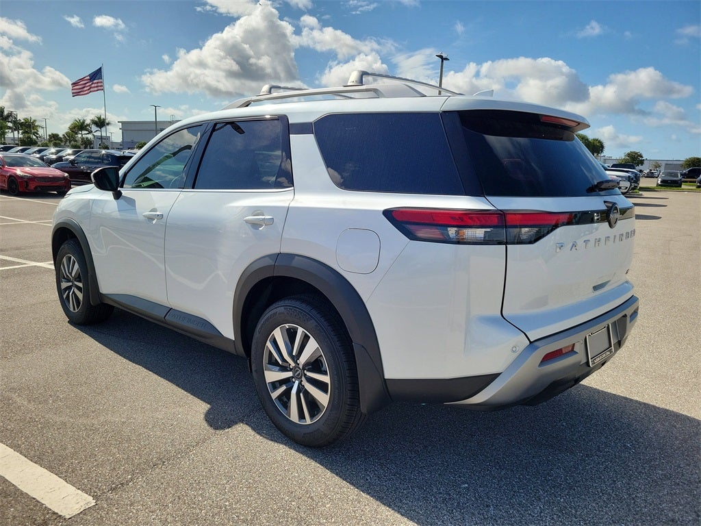 2025 Nissan Pathfinder SL