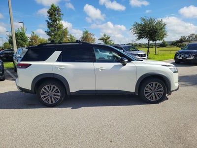 2023 Nissan Pathfinder SL