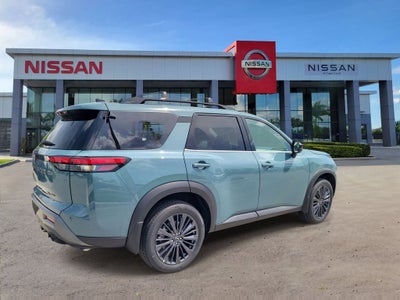 2026 Nissan Pathfinder SL