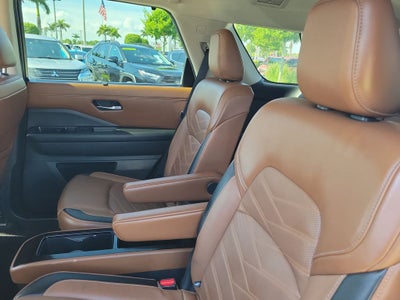 2023 Nissan Pathfinder Platinum