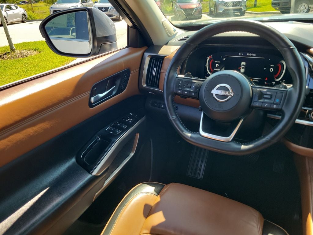 2023 Nissan Pathfinder Platinum