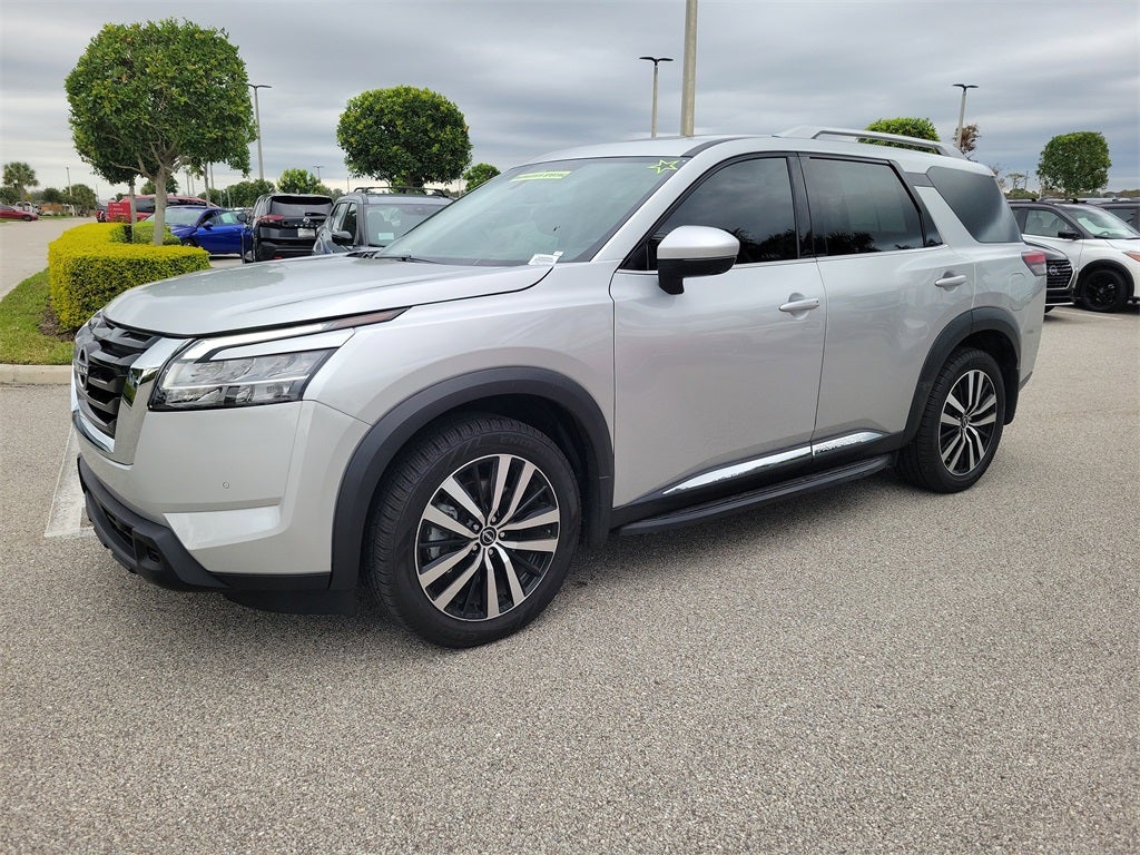 2024 Nissan Pathfinder Platinum