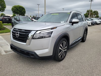 2024 Nissan Pathfinder Platinum