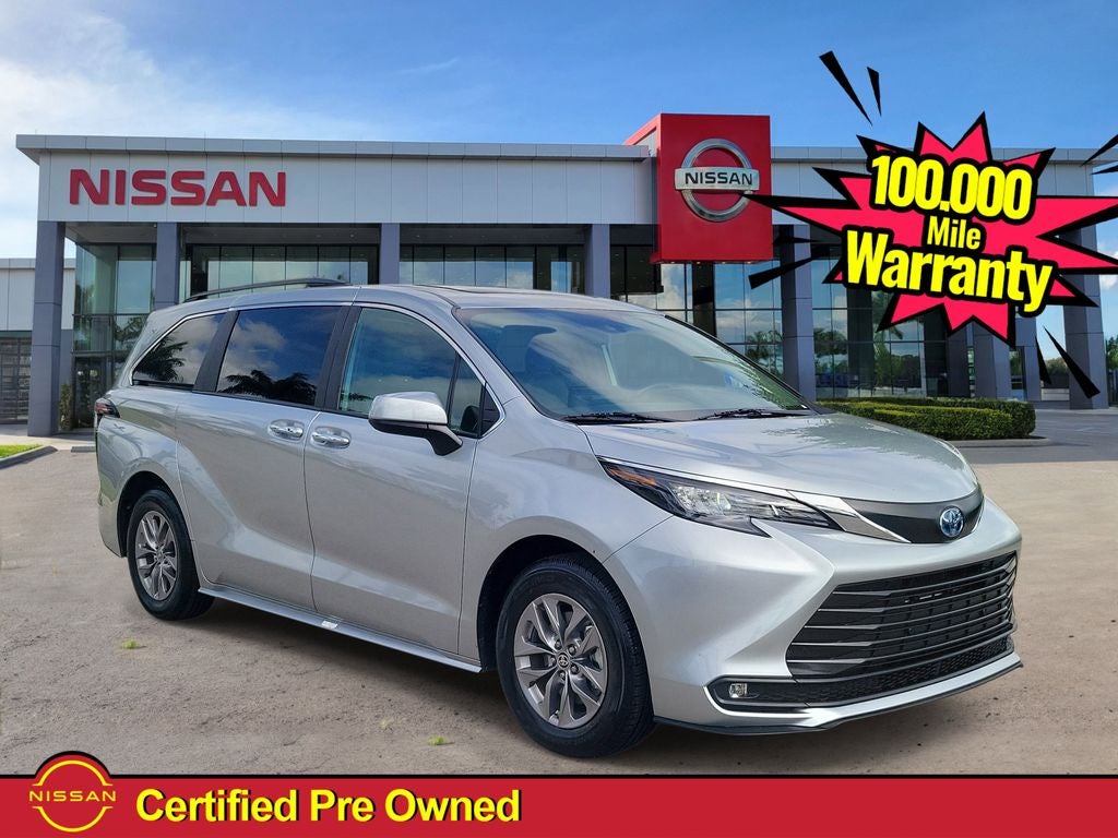 2025 Toyota Sienna XLE 8 Passenger