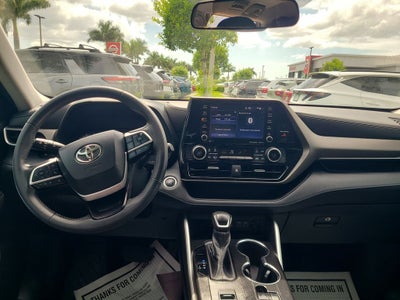 2022 Toyota Highlander LE