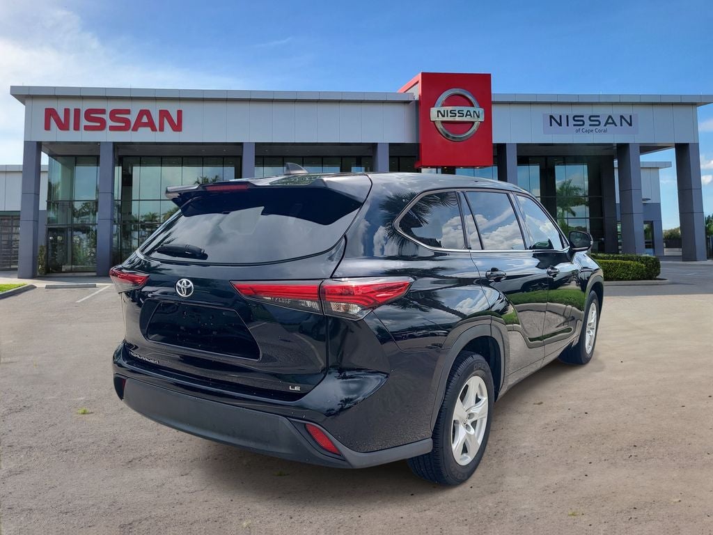 2022 Toyota Highlander LE
