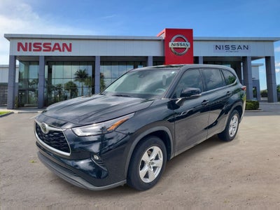 2022 Toyota Highlander LE