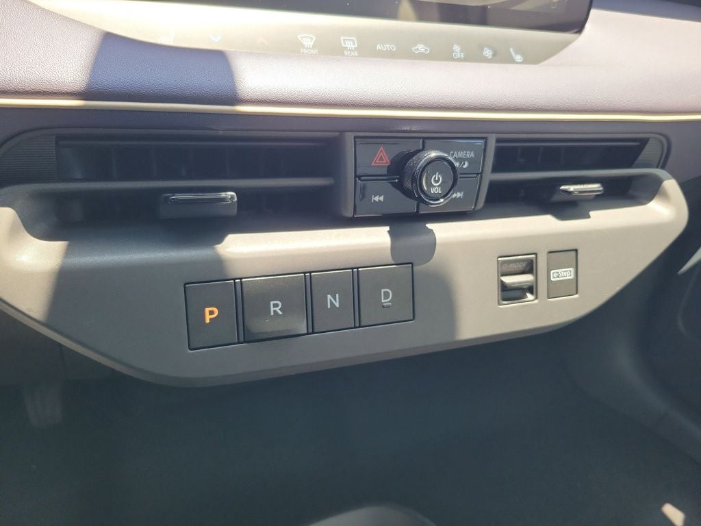 2026 Nissan Leaf PLATINUM+