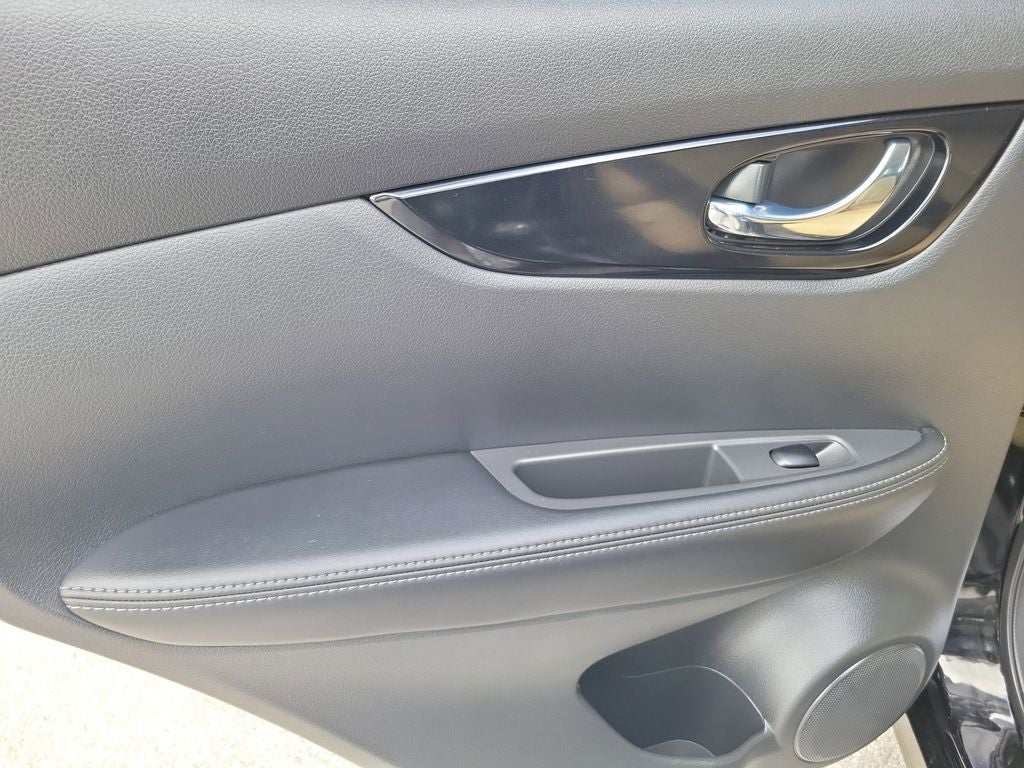 2022 Nissan Rogue Sport SV