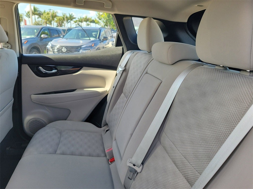 2022 Nissan Rogue Sport SV