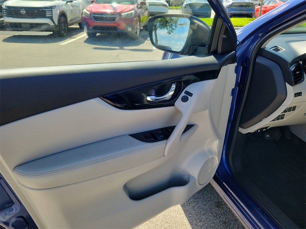 2022 Nissan Rogue Sport SV