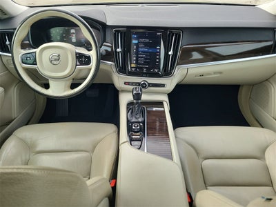 2018 Volvo S90 T6 Momentum