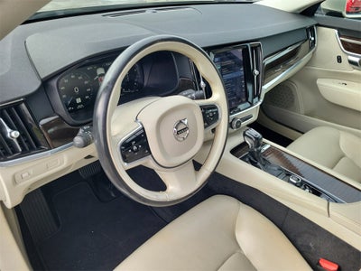 2018 Volvo S90 T6 Momentum