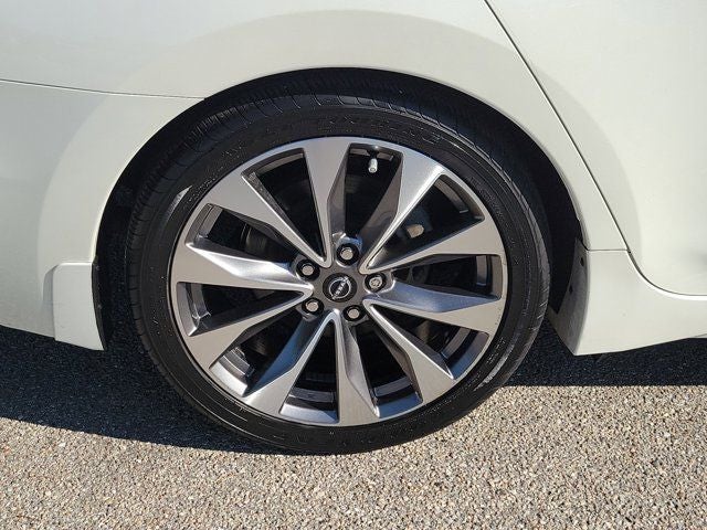 2023 Nissan Maxima Platinum