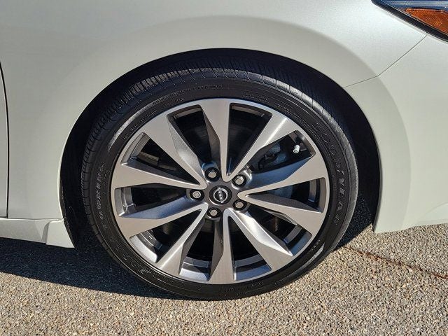 2023 Nissan Maxima Platinum