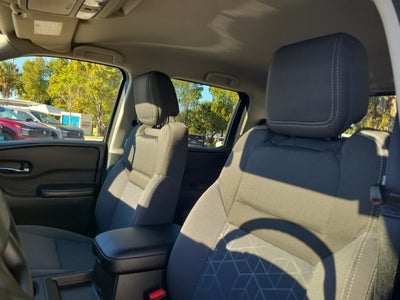 2025 Nissan Frontier SV